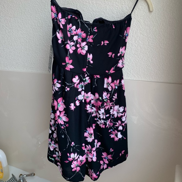 Express Cherry Blossom Floral Strapless Romper - Picture 5 of 5